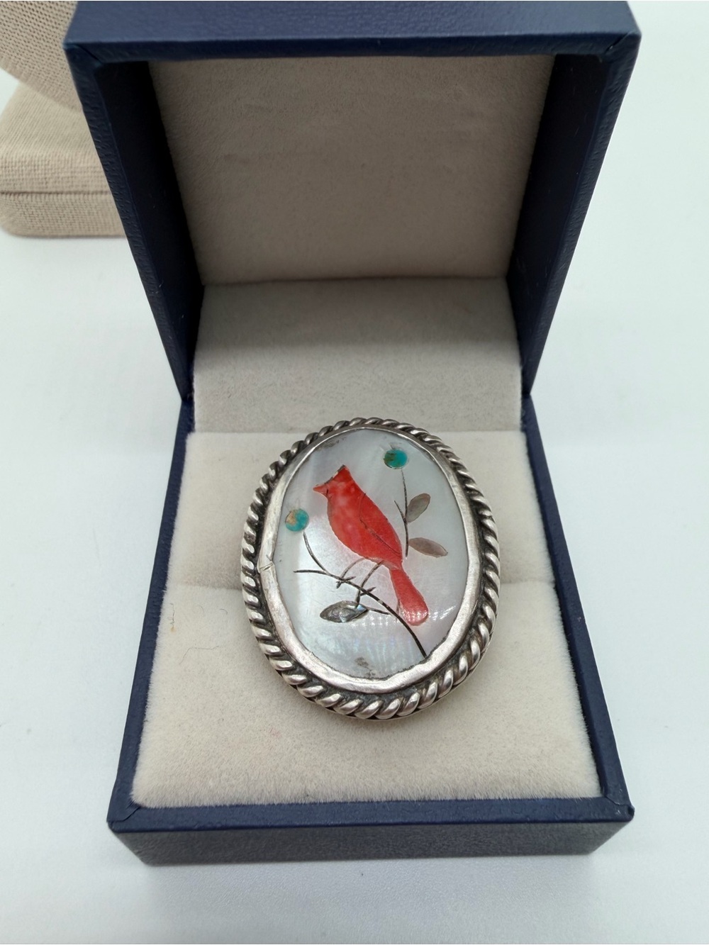 Vintage cardinal shell inlayed sterling ring size 5